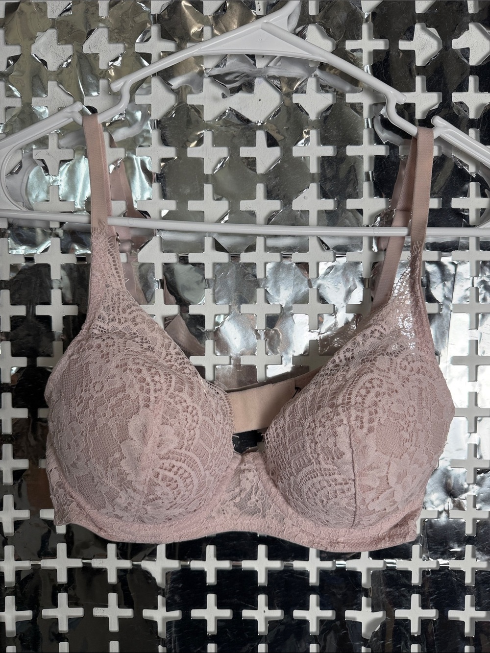 Victoria's Secret Blush Lace Underwire Bra